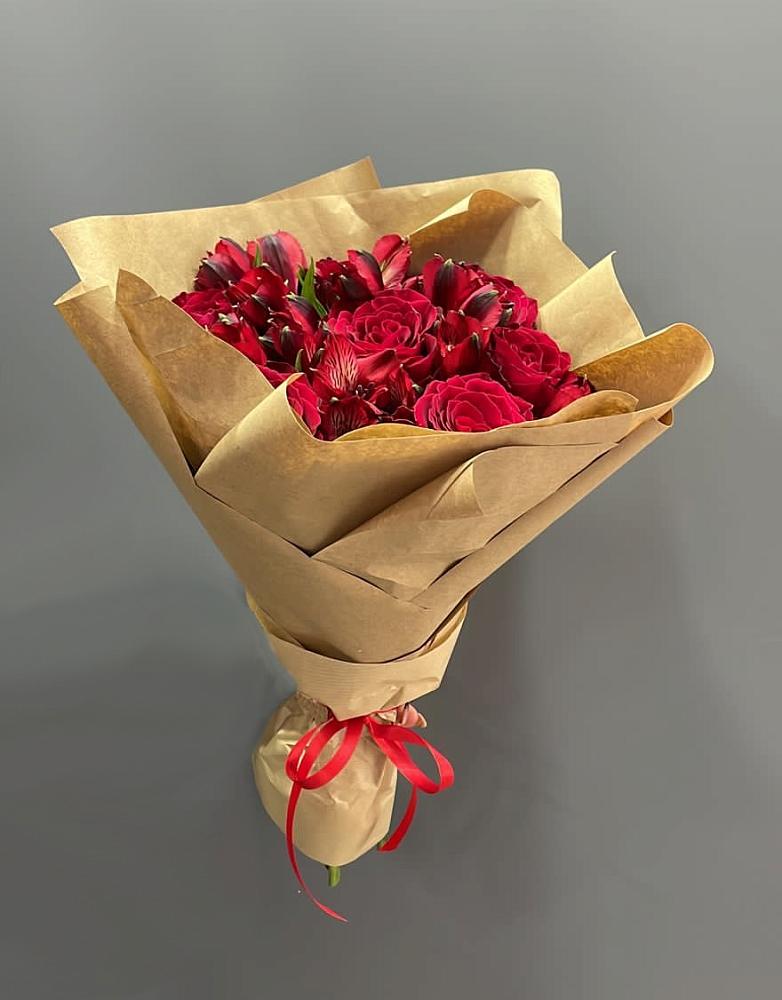 Букет цветов из: Альстромерии и Розы в Черемушках Курской области