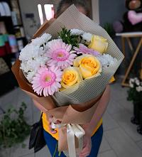 Букет цветов из:  Герберы, Розы и Хризантемы в Черемушках Курской области