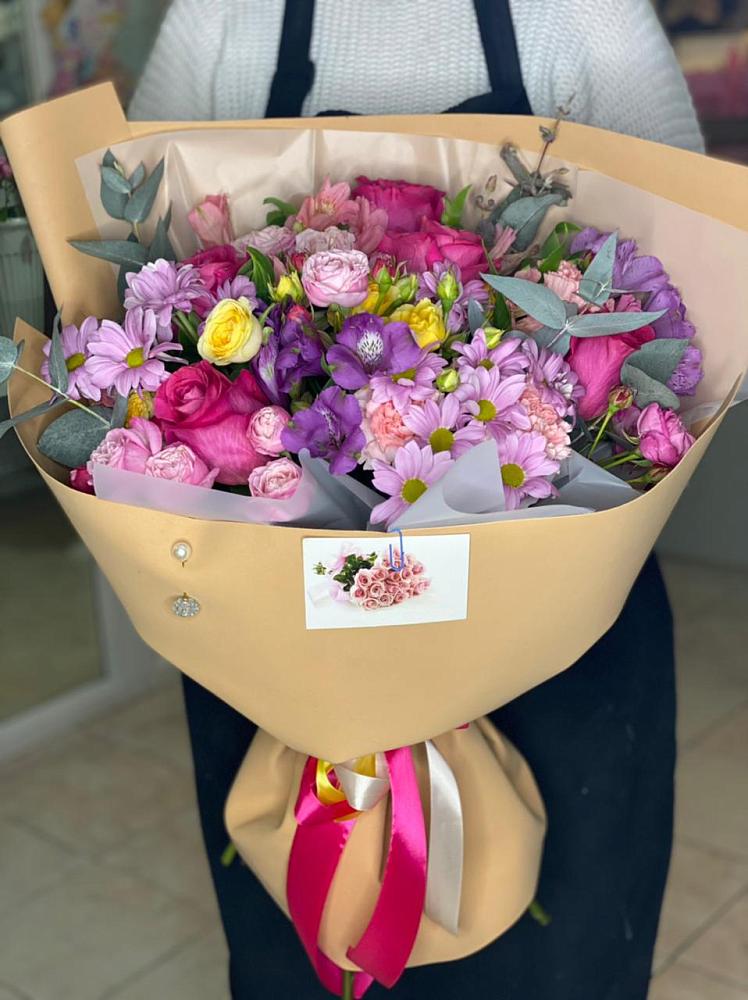 Букет цветов из: Хризантемы, Гвоздики и Альстромерии в Черемушках Курской области