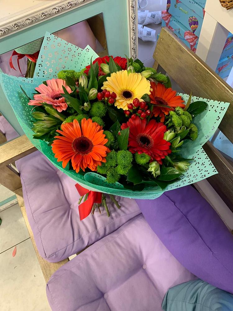 Букет цветов из: Герберы, Хризантемы и Альстромерии в Черемушках Курской области