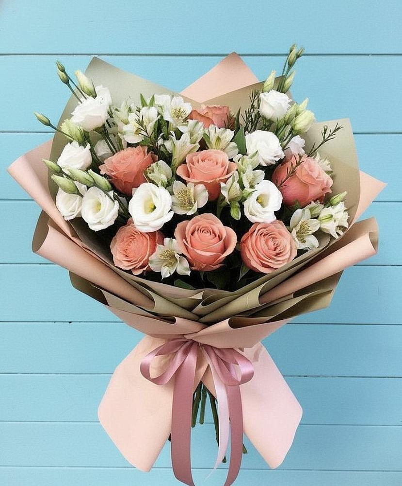 Букет цветов из: Розы, Альстромерии и Лизиантусы в Черемушках Курской области
