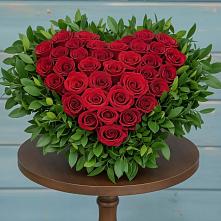 Цветочная композиция из Розы в виде сердца в Черемушках Курской области