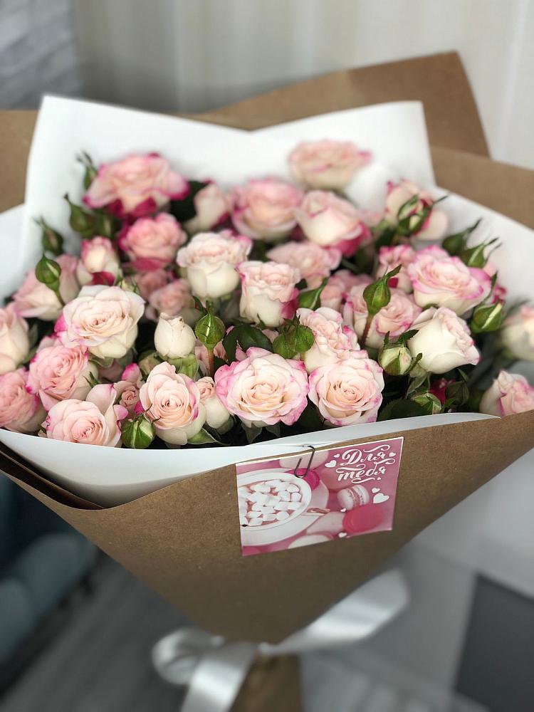 Букет цветов из: Розы в Черемушках Курской области