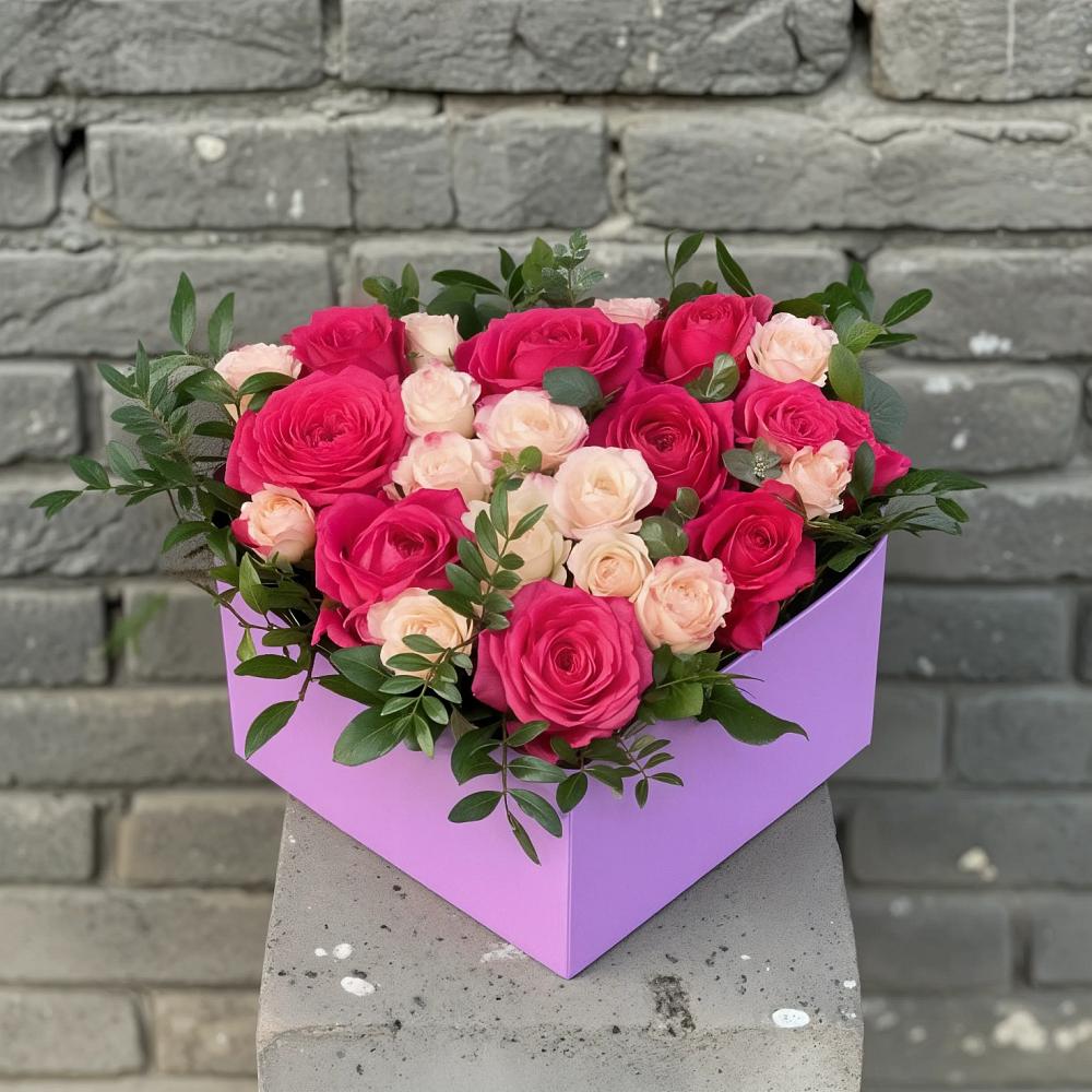 Цветочная композиция из Розы в коробке в Черемушках Курской области