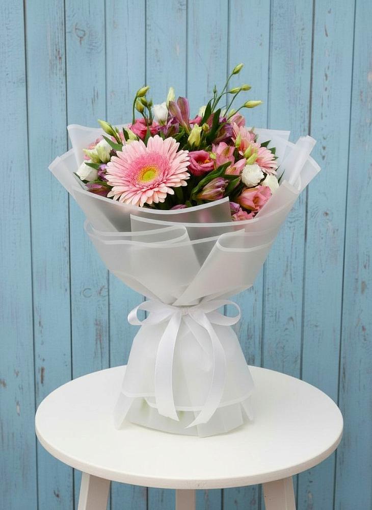 Букет цветов из: Герберы, Альстромерии и Лизиантусы в Черемушках Курской области