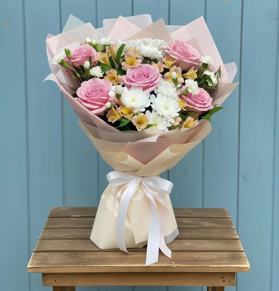 Букет цветов из: Гвоздики, Орхидеи и Розы в Черемушках Курской области