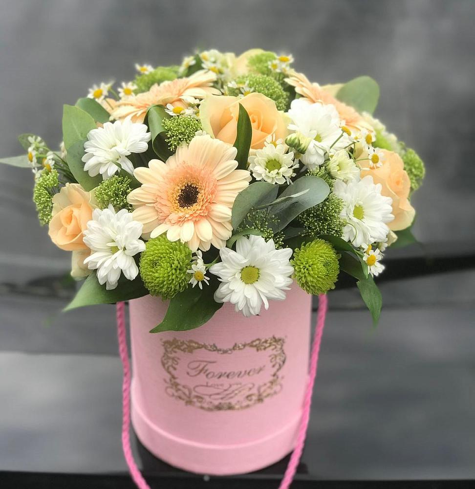 Цветочная композиция из Розы, Герберы и Хризантемы в шляпной коробке в Черемушках Курской области