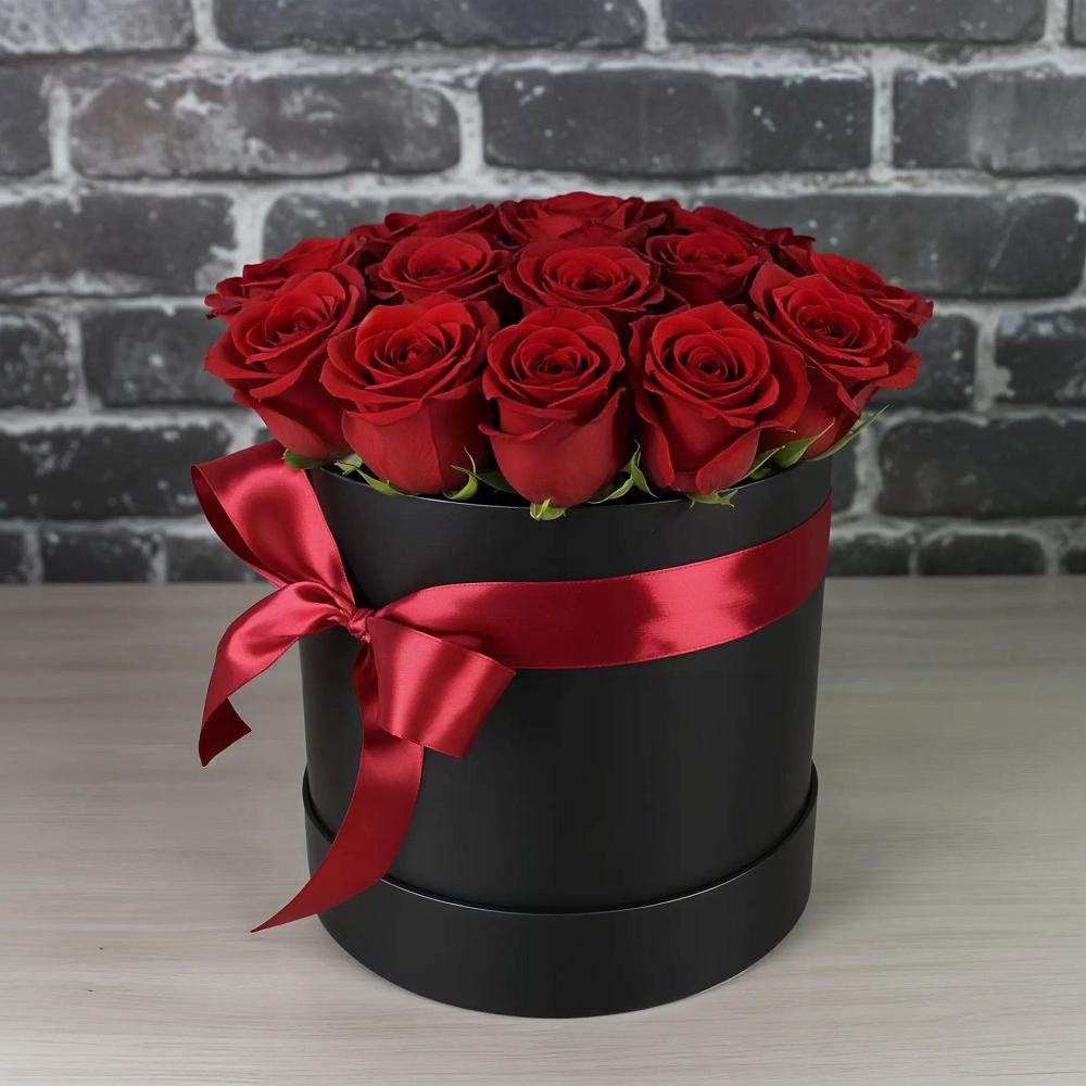 Цветочная композиция из Розы в шляпной коробке в Черемушках Курской области