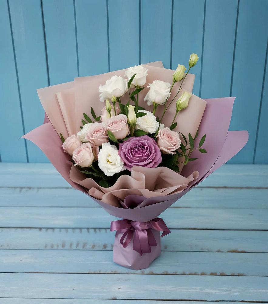 Букет цветов из: Розы и Лизиантусы в Черемушках Курской области