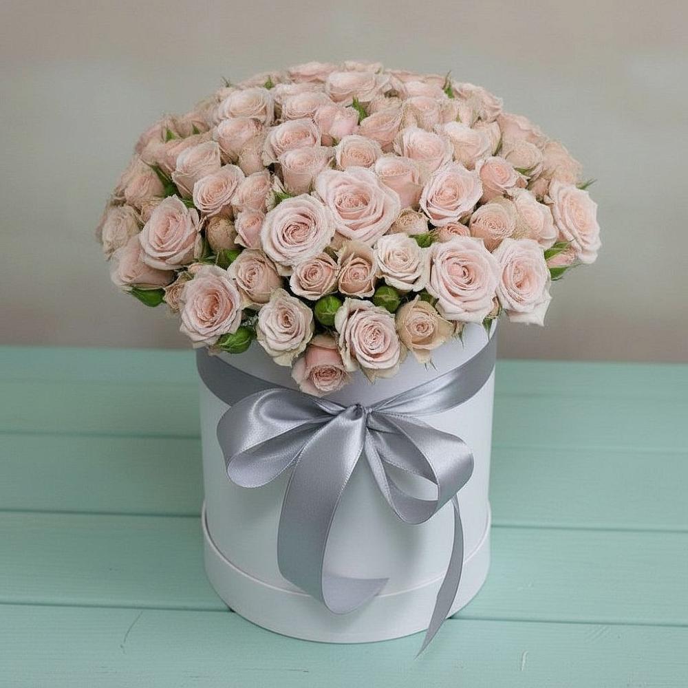 Цветочная композиция из Розы в шляпной коробке в Черемушках Курской области